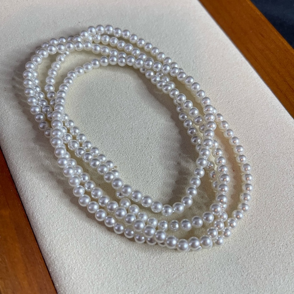 White Faux Peal Necklace